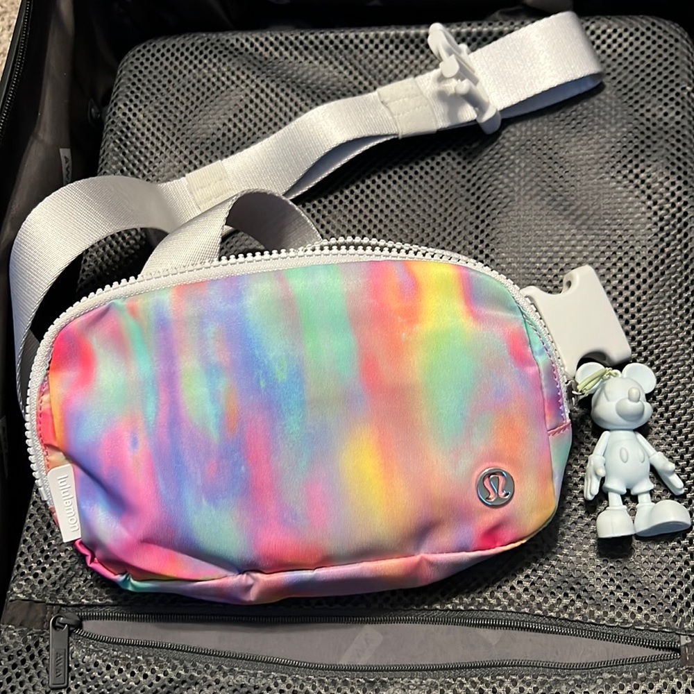 Lululemon Everywhere Belt Bag 1L